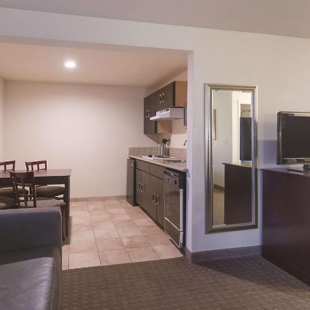 La Quinta By Wyndham Portland Nw Hotel Екстериор снимка