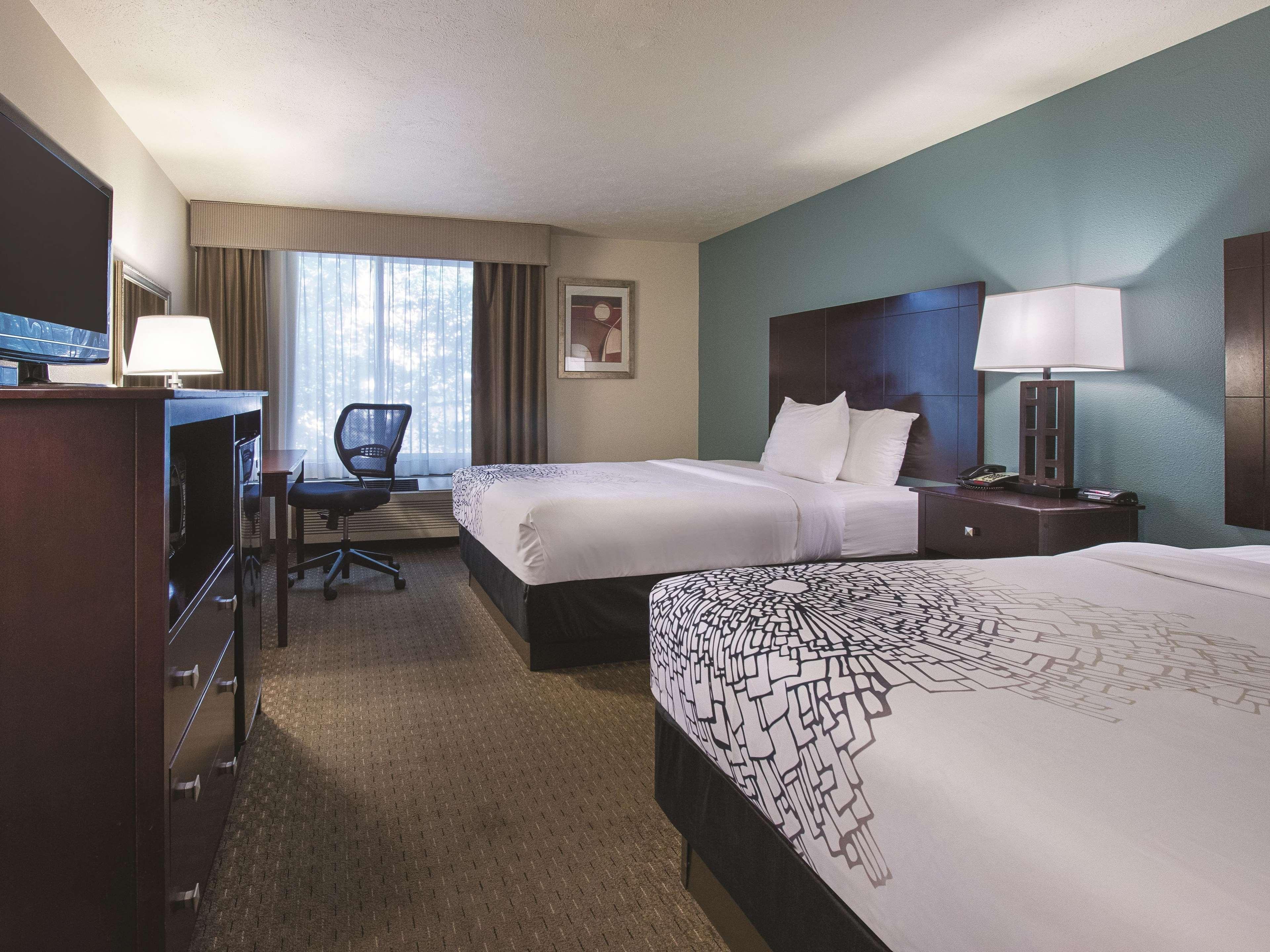 La Quinta By Wyndham Portland Nw Hotel Екстериор снимка