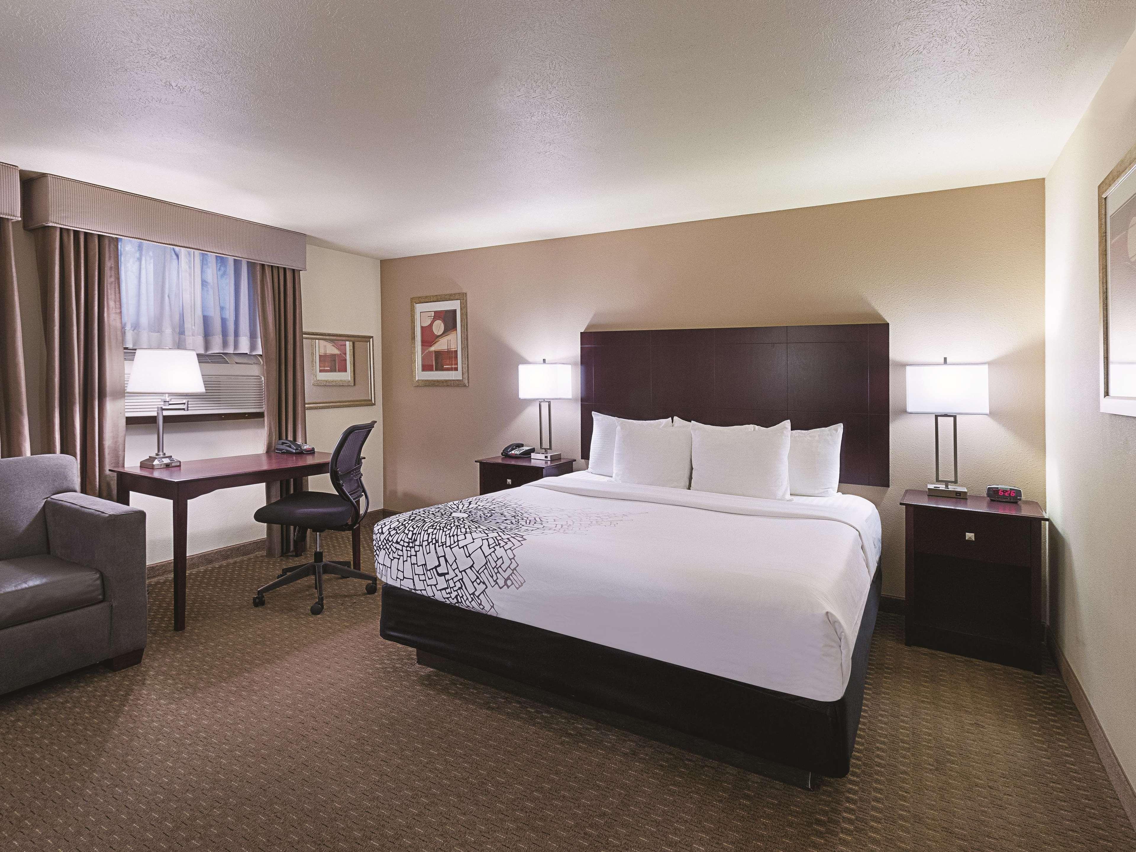 La Quinta By Wyndham Portland Nw Hotel Екстериор снимка