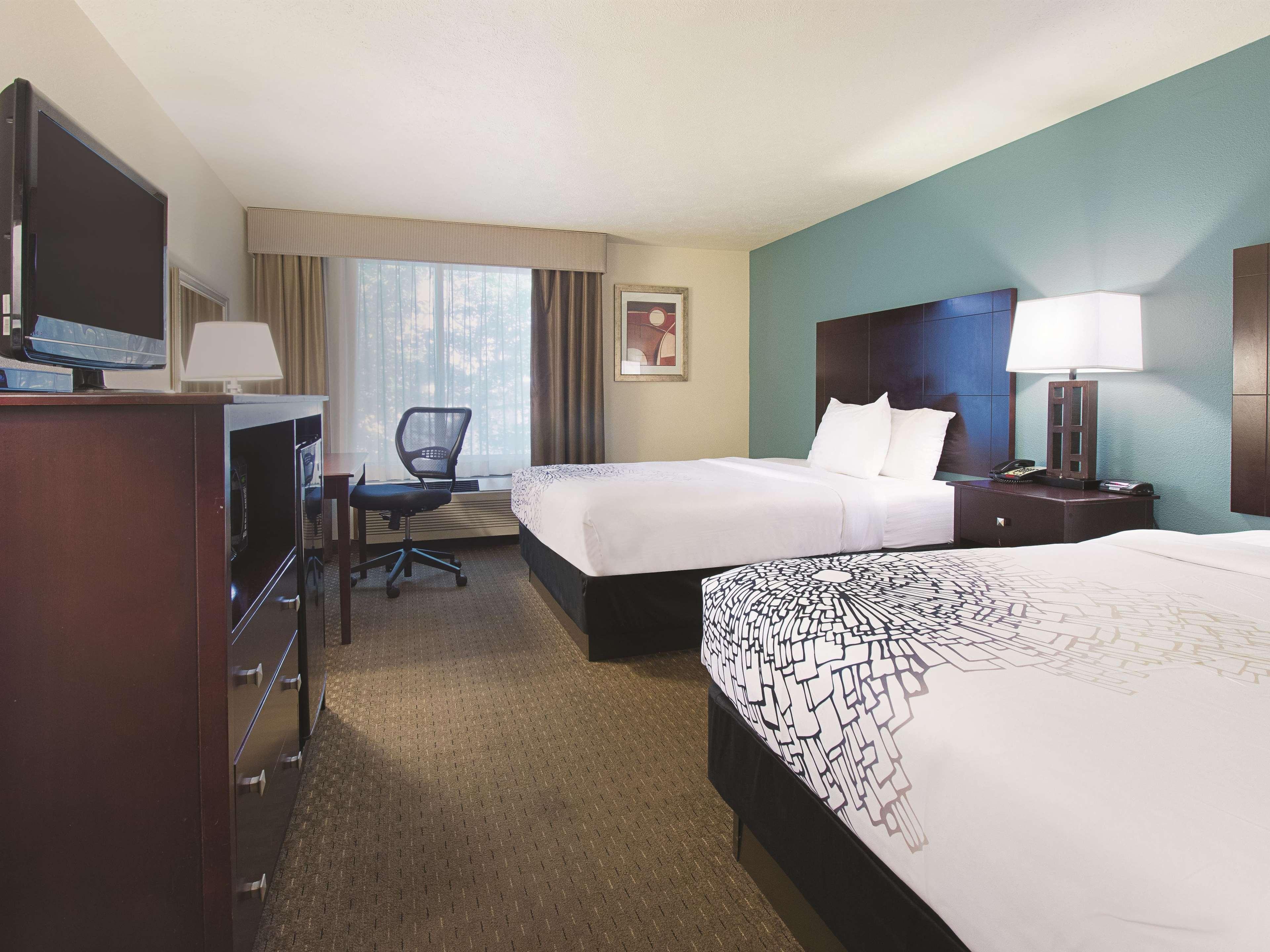 La Quinta By Wyndham Portland Nw Hotel Екстериор снимка