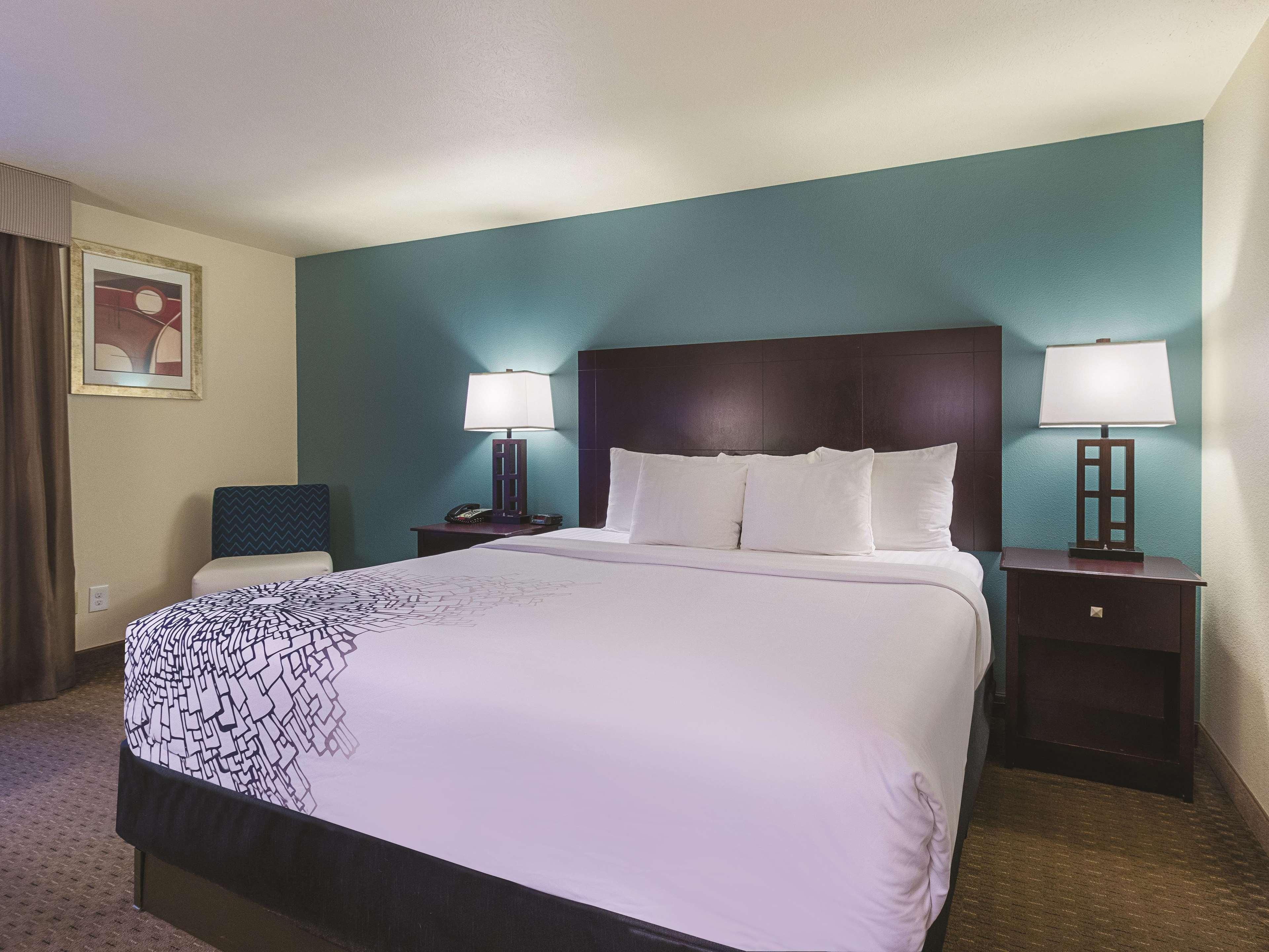 La Quinta By Wyndham Portland Nw Hotel Екстериор снимка