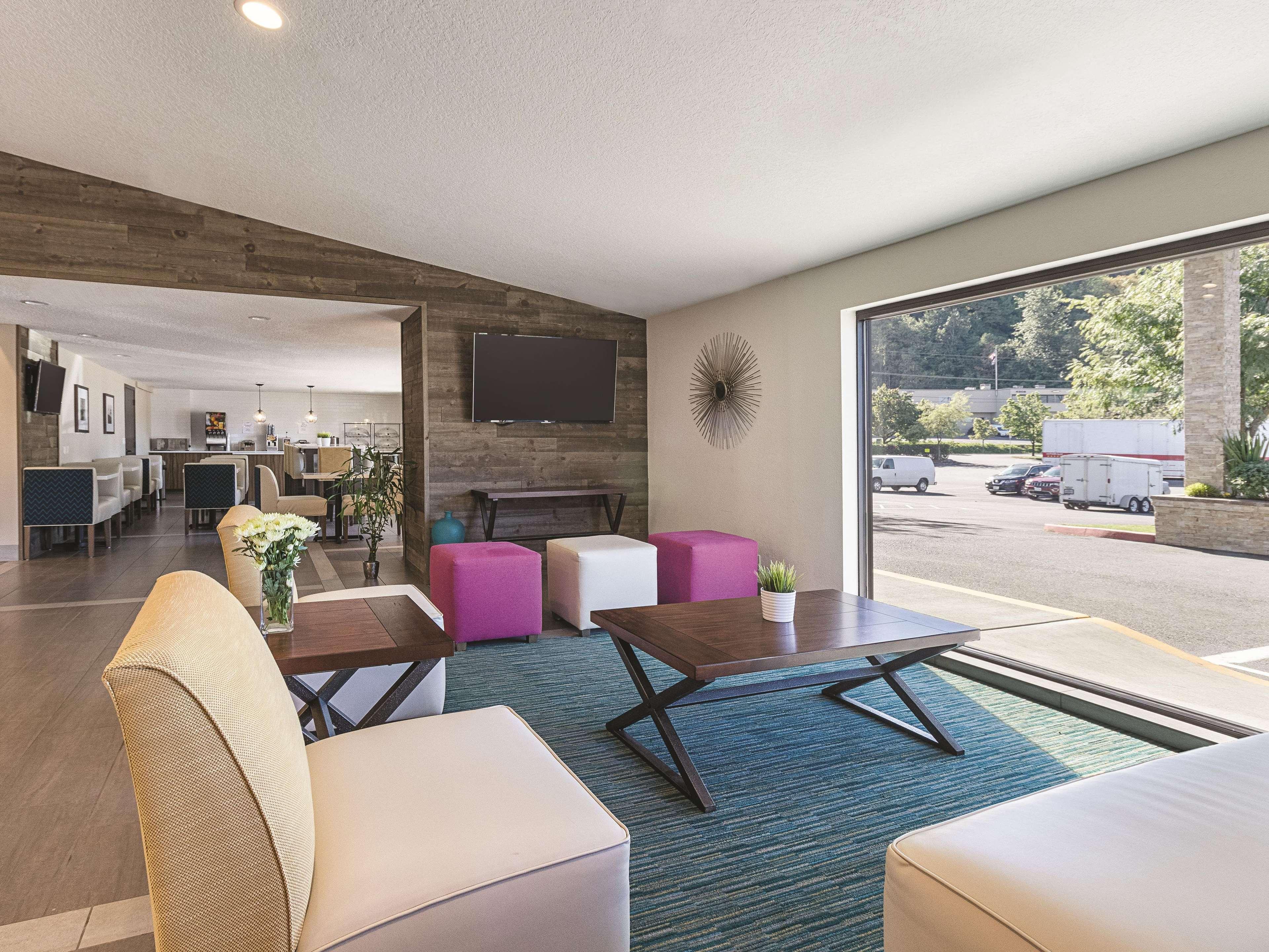 La Quinta By Wyndham Portland Nw Hotel Екстериор снимка