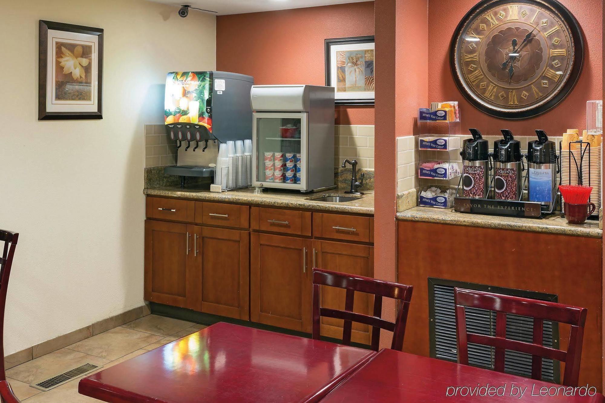 La Quinta By Wyndham Portland Nw Hotel Екстериор снимка